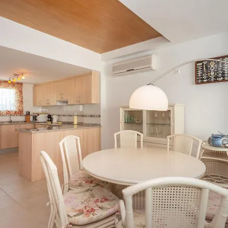 Casa Port Grec 度假居 *