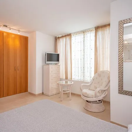 Casa Port Grec * 艾姆布里亚布拉瓦